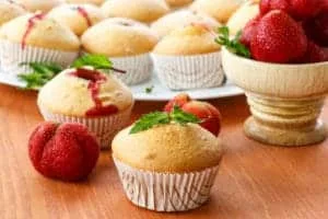 mini-cakes-aux-fraises