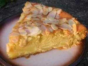 Gâteau moelleux aux pommes et aux amandes